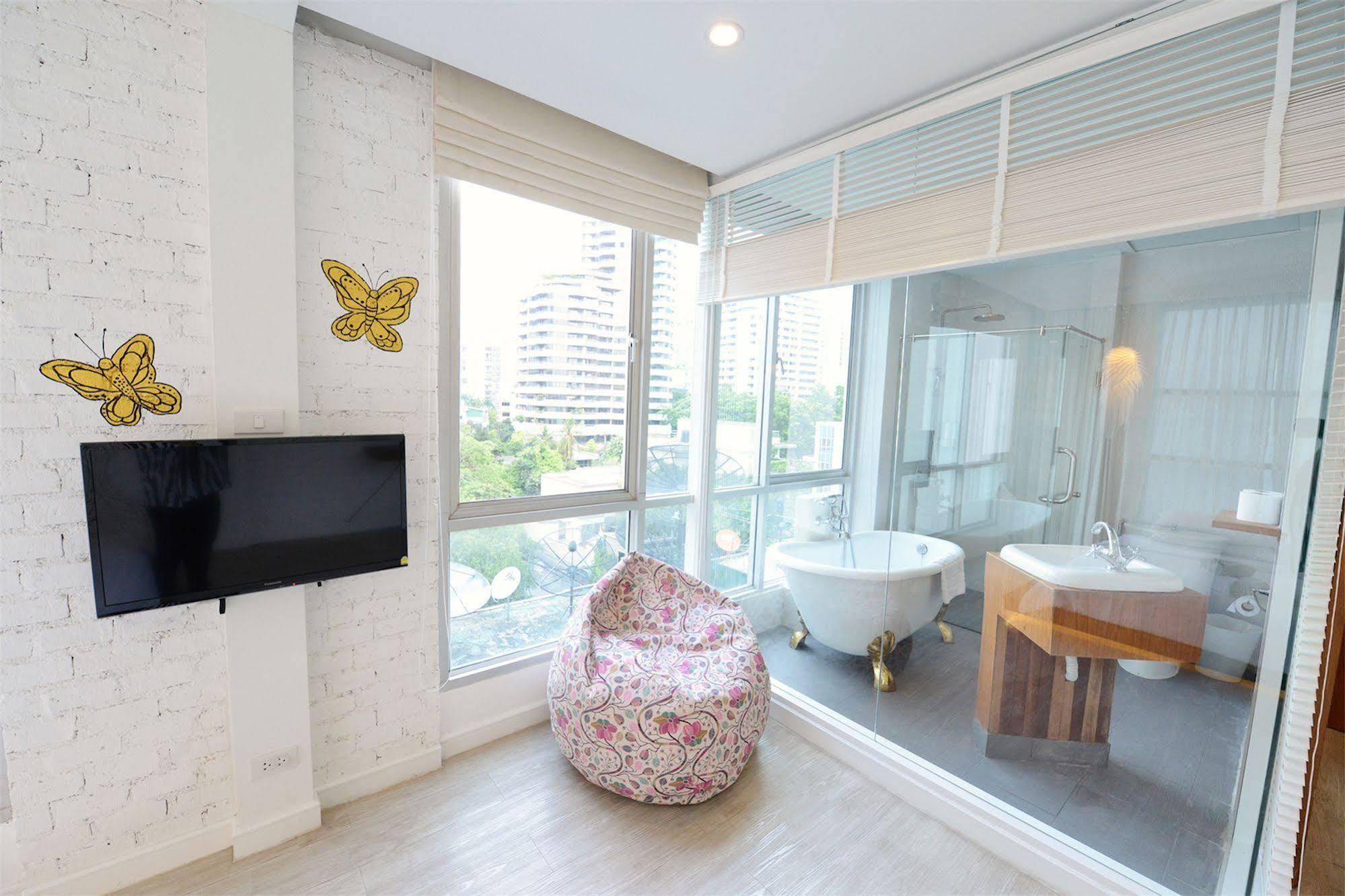 Vacio Suite Bangkok Exterior photo