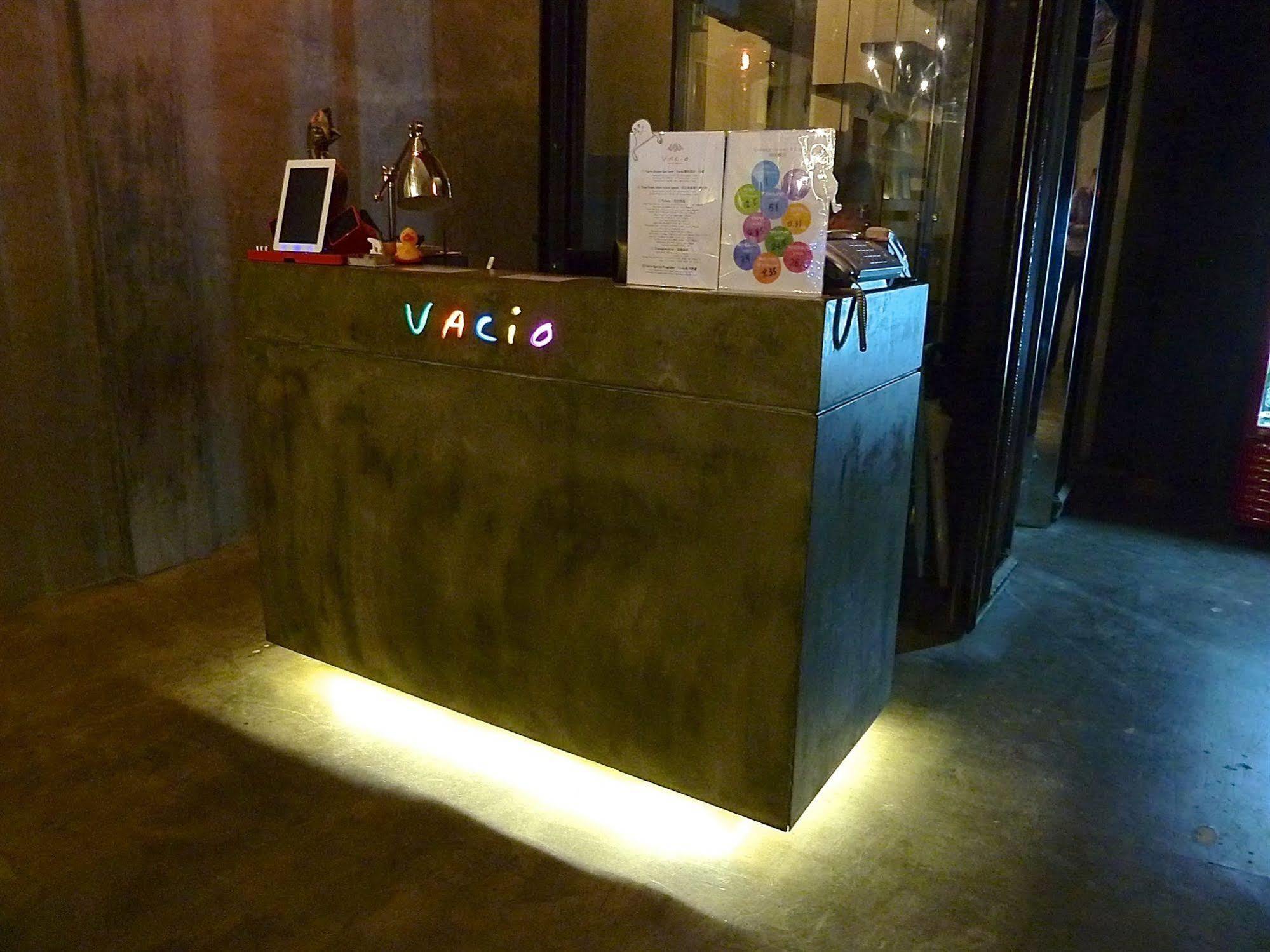 Vacio Suite Bangkok Exterior photo